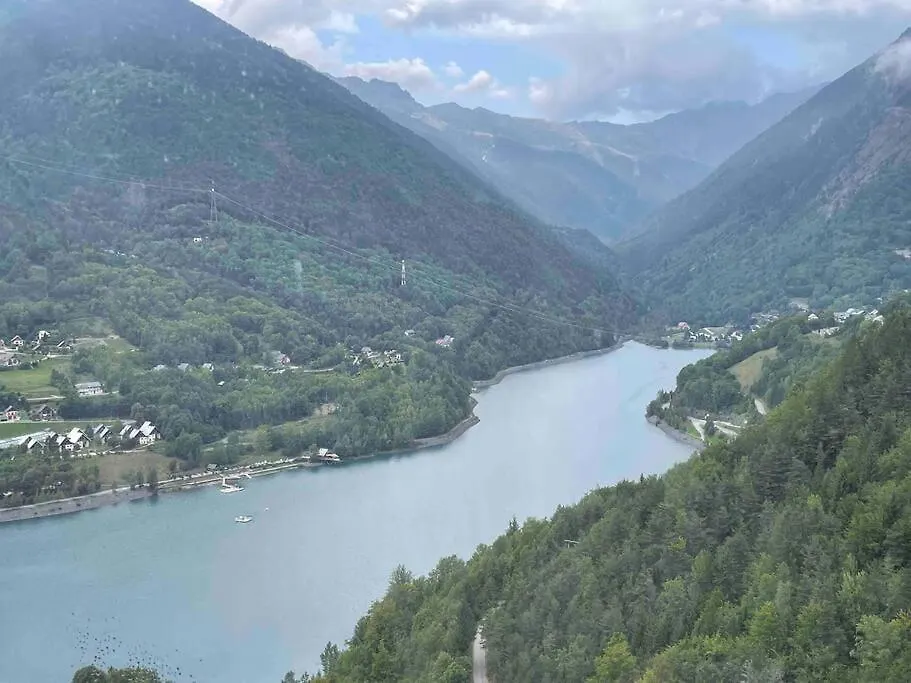 Allemond - Restful 2 Bed Apartment For Ski, Cycle & Family 0*, Allemont