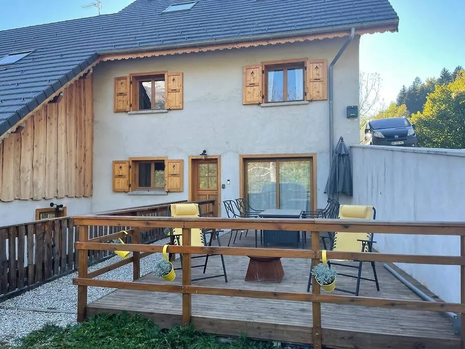 Allemond - Restful 2 Bed Apartment For Ski, Cycle & Family  Allemont